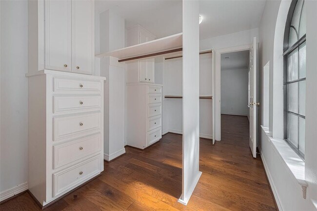 Building Photo - 510 Barkers Cove