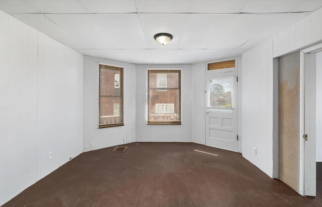 Building Photo - Marion - Triplex