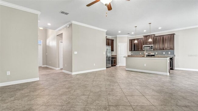 Building Photo - 1695 Ludington Ave