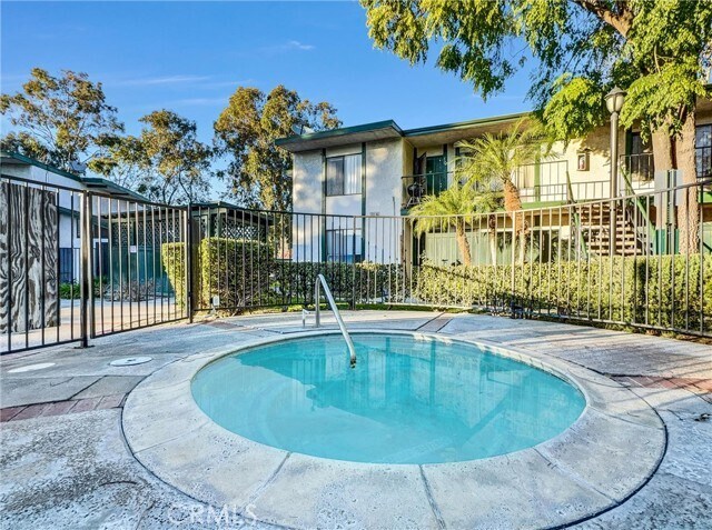 Building Photo - 1735 E Washington St