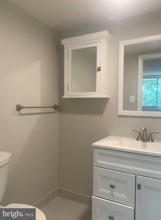 Building Photo - 5353 Columbia Pike