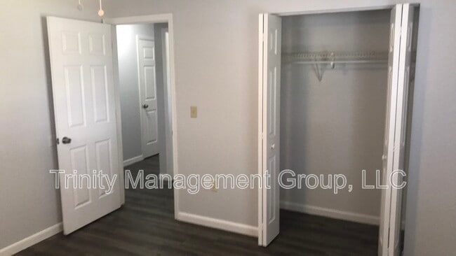 Building Photo - 2240 NE 39th St