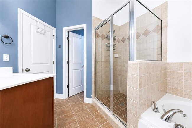 Building Photo - 2540 Village Creek Landing SE