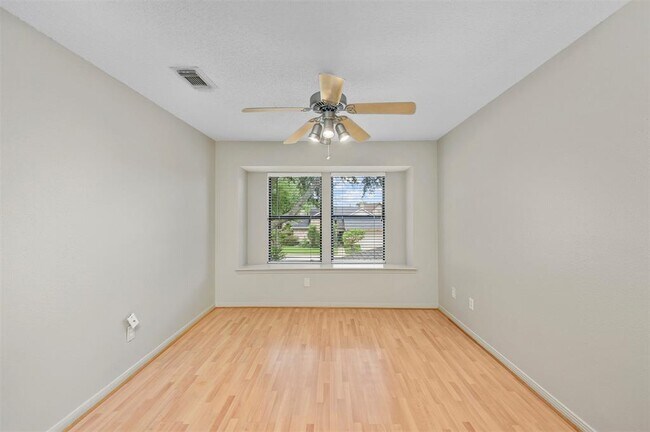 Building Photo - 3807 Cedar Valley Dr
