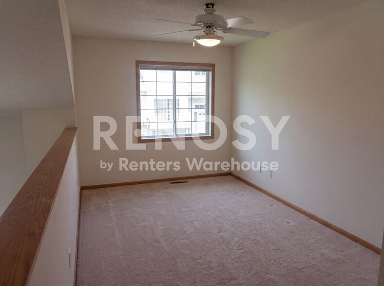 Building Photo - 612 Willoughby Way W