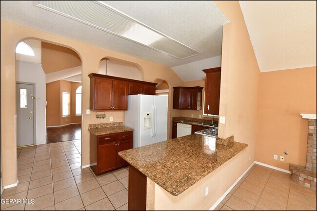 Building Photo - 7737 Plaza Azul Rd