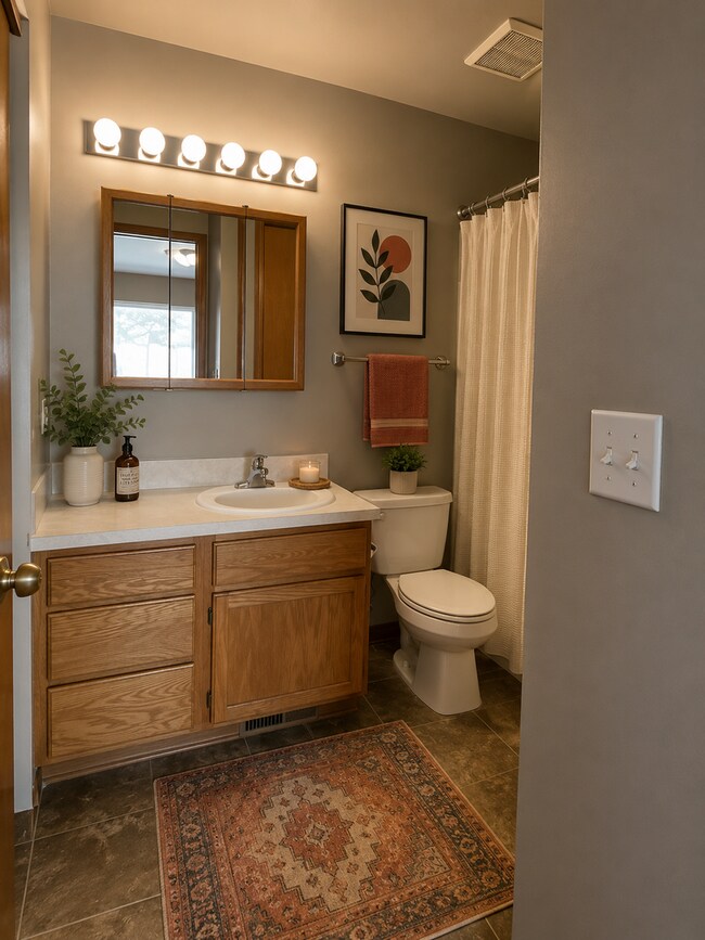 Building Photo - Chill, Grill and Relax! 2bd 2bath Duplex in Yakima!