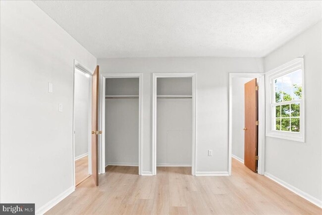 Building Photo - 102 Linwood Ct