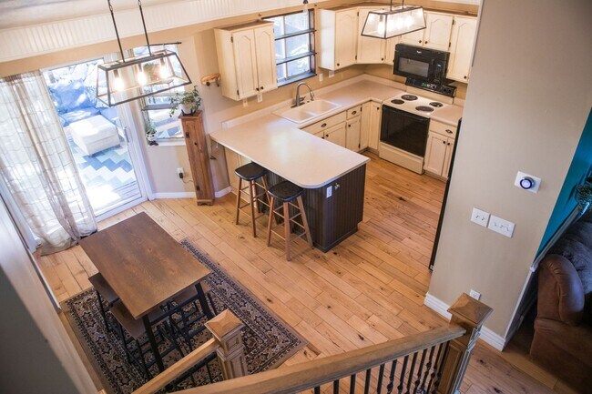 Building Photo - $200 Off Monthly til November!! Spacious 4...