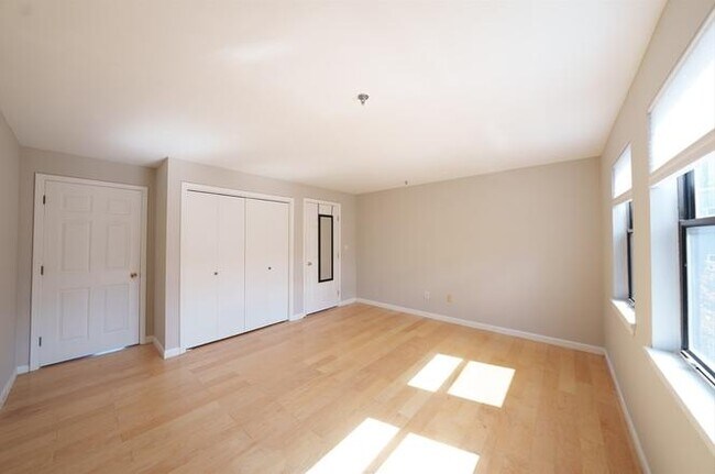 Building Photo - 1 Richdale Ave