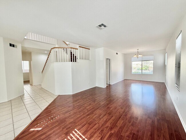 Building Photo - Spacious Oak Creek Cul-de-Sac Home with 5 Bedrooms & 3-Car Garage