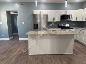 Building Photo - 545 Carplin Pl