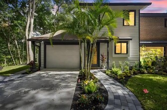 Building Photo - 805 Clake St