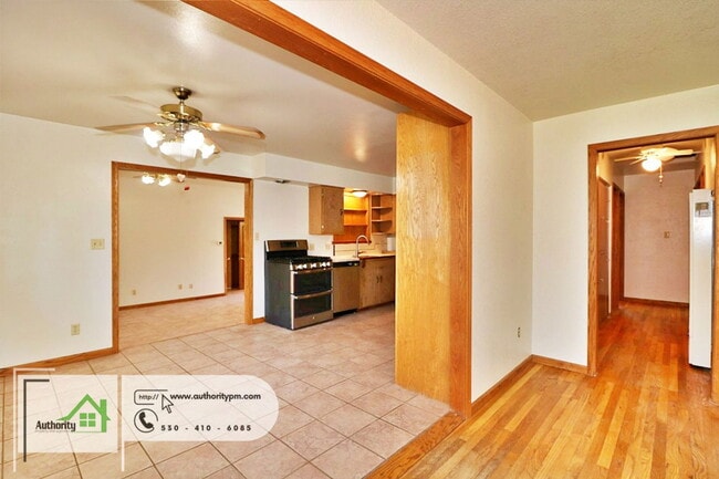 Building Photo - 4465 Red Bluff St