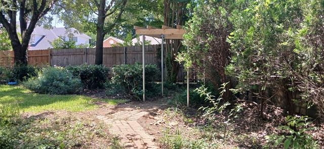 Building Photo - 3501 Vista Way