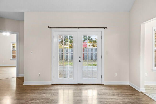 Building Photo - 1472 The Crossings