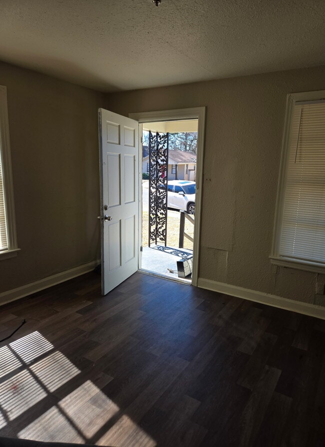 Building Photo - 1518 Chandler St