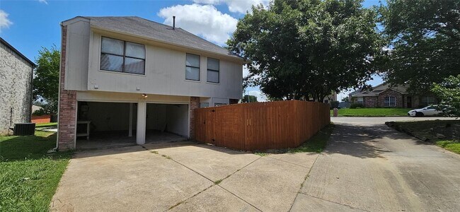 Building Photo - 12718 Hilltop Dr