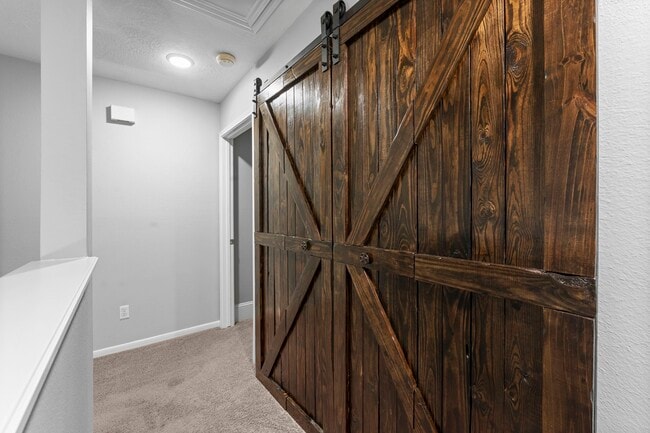 Building Photo - 17 E Willowood Ct