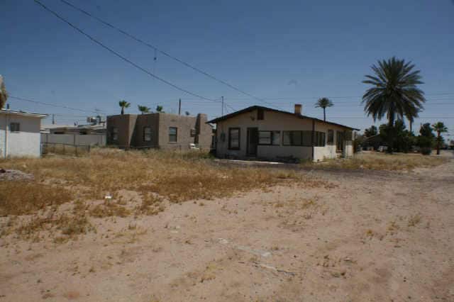Building Photo - Cute 2 Bedroom/1 Bath in Good Condition