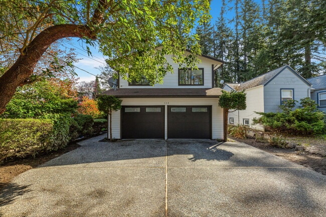 Building Photo - 129 N 136th St