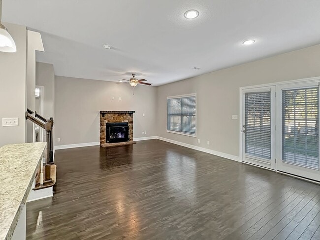 Building Photo - Perfect Location! Beautiful 3 bedroom home for rent!