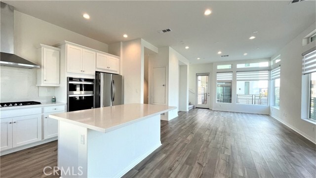 Building Photo - 152 Sawbuck