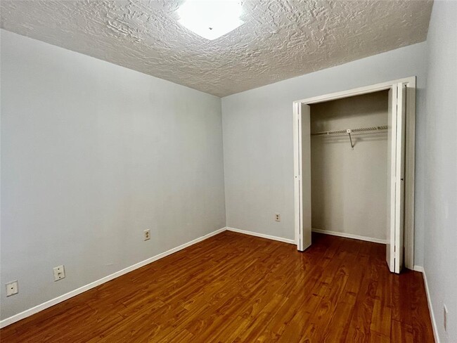 Building Photo - 5125 Beaver Hollow Dr