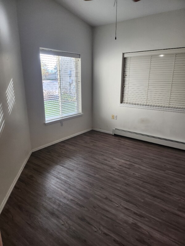 Building Photo - 407 Willow Ridge Ct