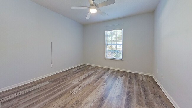 Building Photo - 12275 Deersong Dr