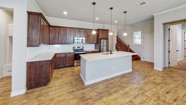 Building Photo - 311 Fairway Dr