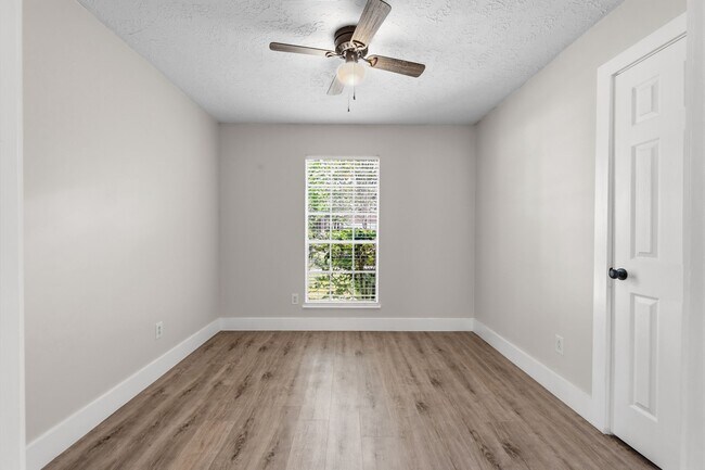 Building Photo - 3535 Nutwood Ln