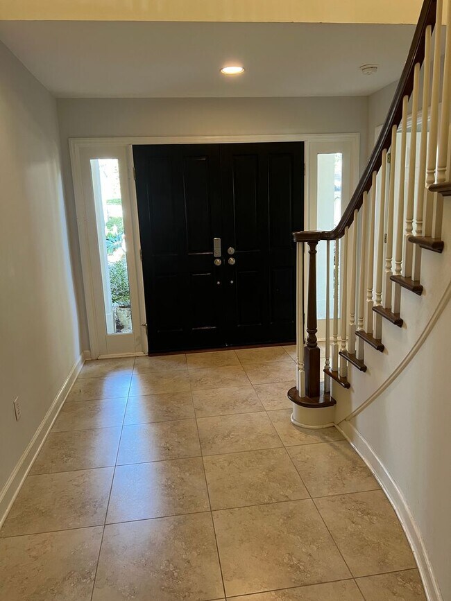 Building Photo - Spacious Updated Home in Windmill Harbour!