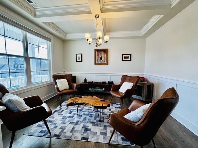 Building Photo - 4667 Thatcher Woods Dr