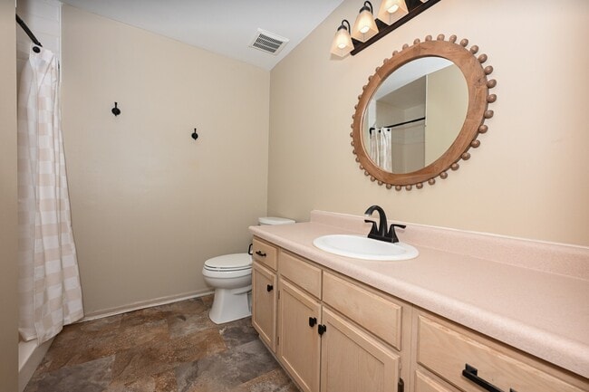 Building Photo - 1460 Buckingham Gate Blvd