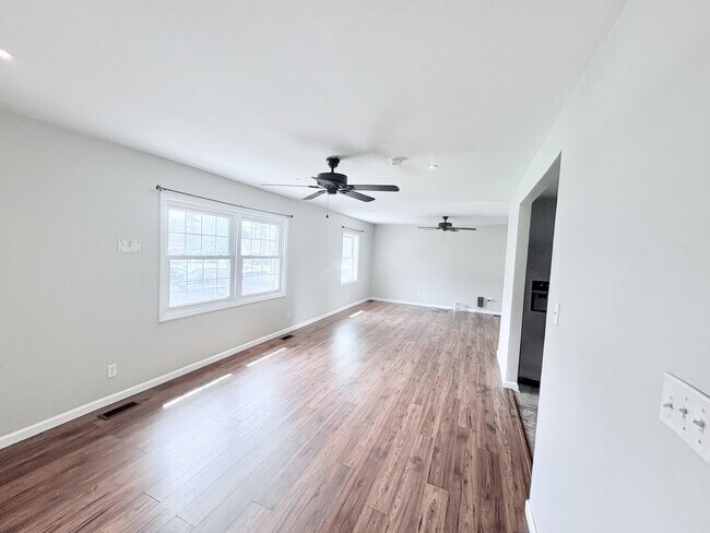 Building Photo - 109 Sheffield Rd