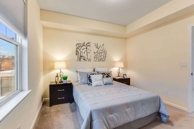 Building Photo - Stunning Top-Floor Condo with Open Layout, Modern Upgrades, and Prime Location 6 MONTH LEASE