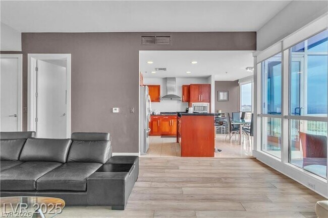 Building Photo - 4525 Dean Martin Dr