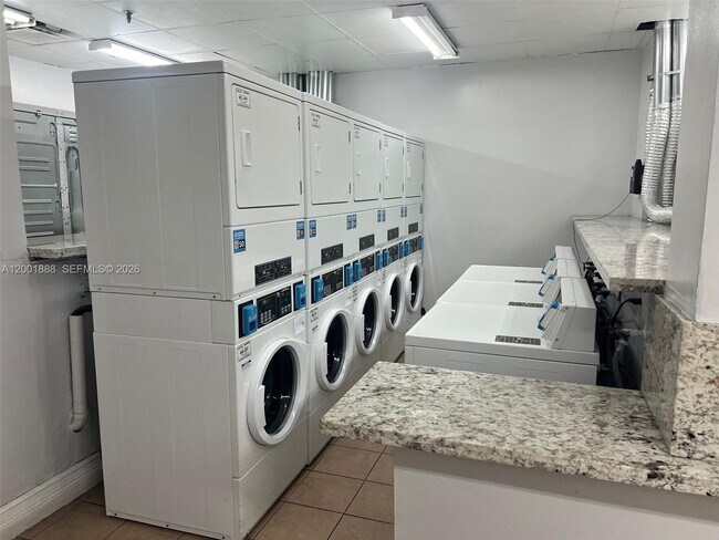 Building Photo - 850 N Miami Ave