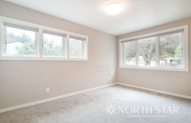 Building Photo - Charming Cottage in Lake Oswego