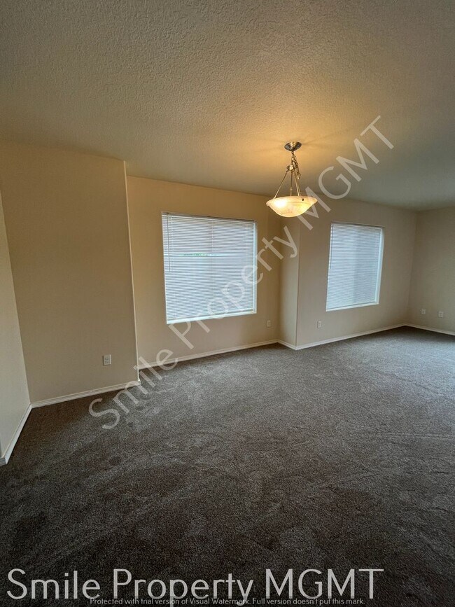 Building Photo - Condo