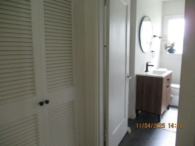 Building Photo - 2640 Queets Ave