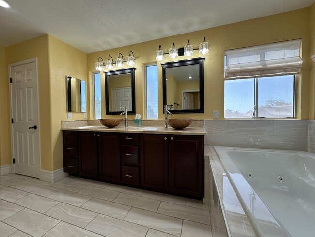 Building Photo - 7944 Quail Harbor St