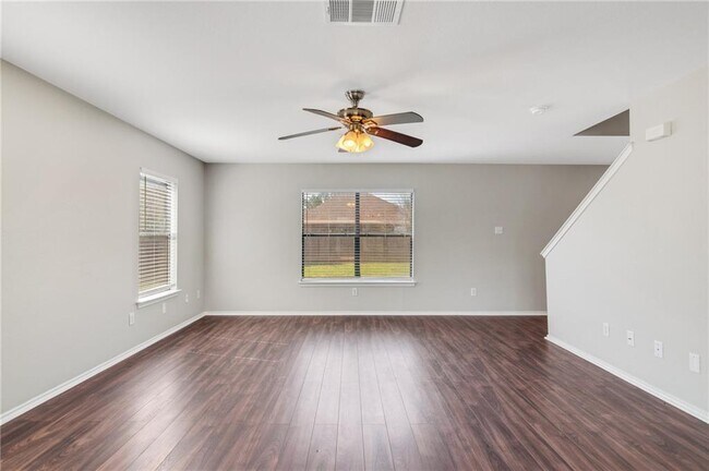 Building Photo - 1908 Candlelight Dr