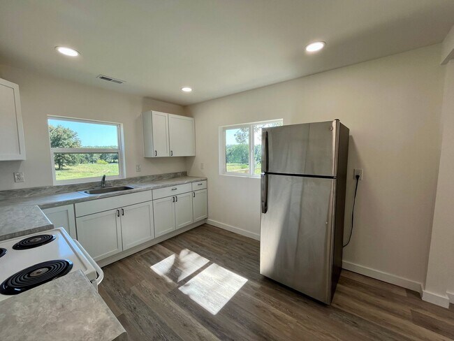 Building Photo - 82 Koppelmann Ln