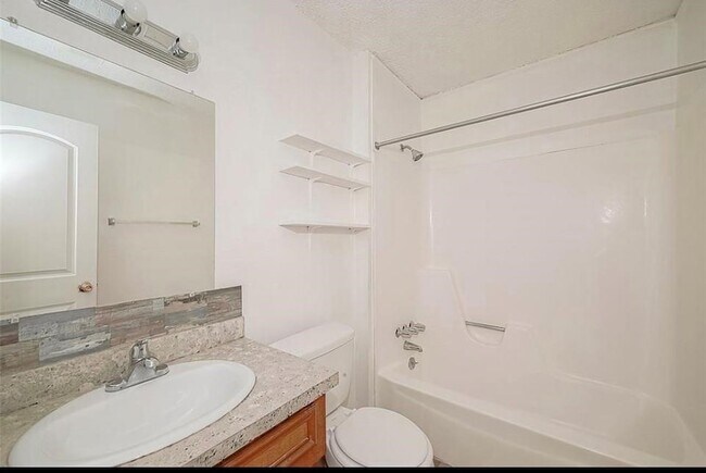 Building Photo - 8430 Round Rock Dr