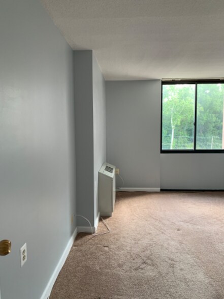 Building Photo - 801 Yale Ave