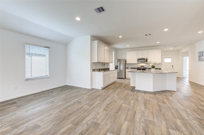 Building Photo - 2913 Misty Elm Ln