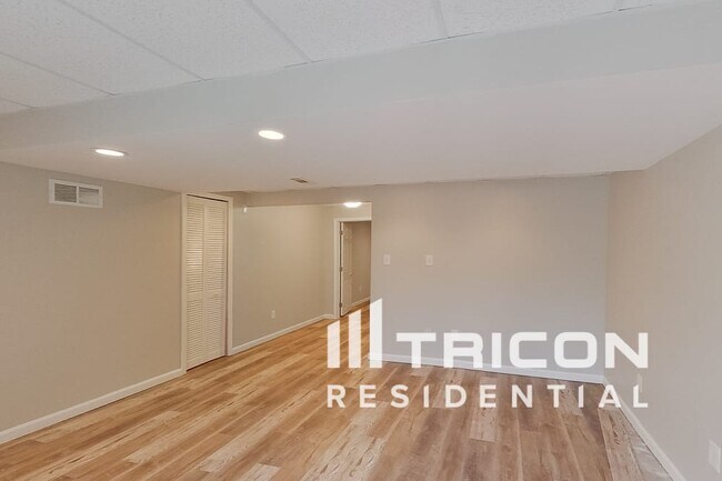 Building Photo - 507 Fortress Ct