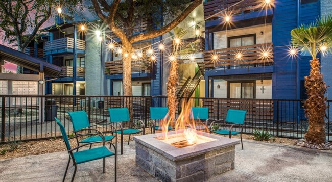 Building Photo - The Waverly Apartments